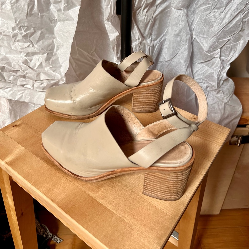 Intentionally Blank Hongo Platforms